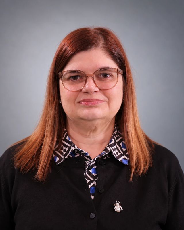 Dra. María Cecilia Vallés